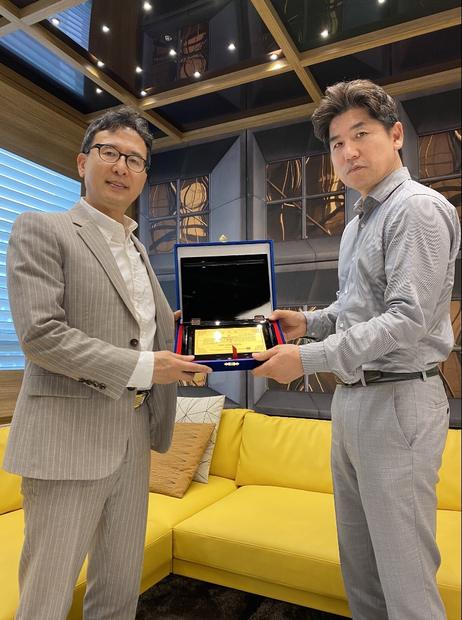 기념패 증정